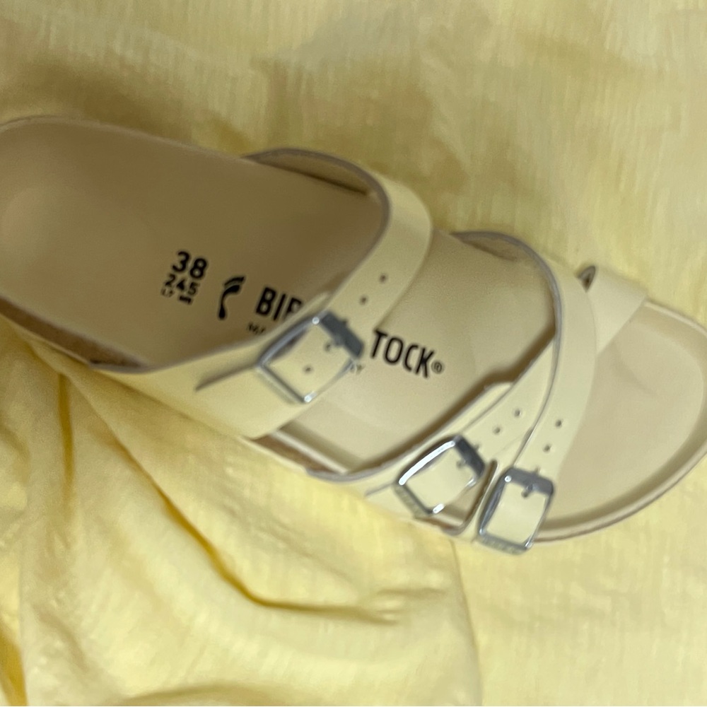 Birkenstock Franca sandals size 38 women’s 7 narrow patent leather yellow